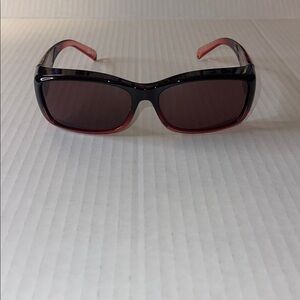 Foster Grant Red and Black Rectangular Women’s Sunglasses #5